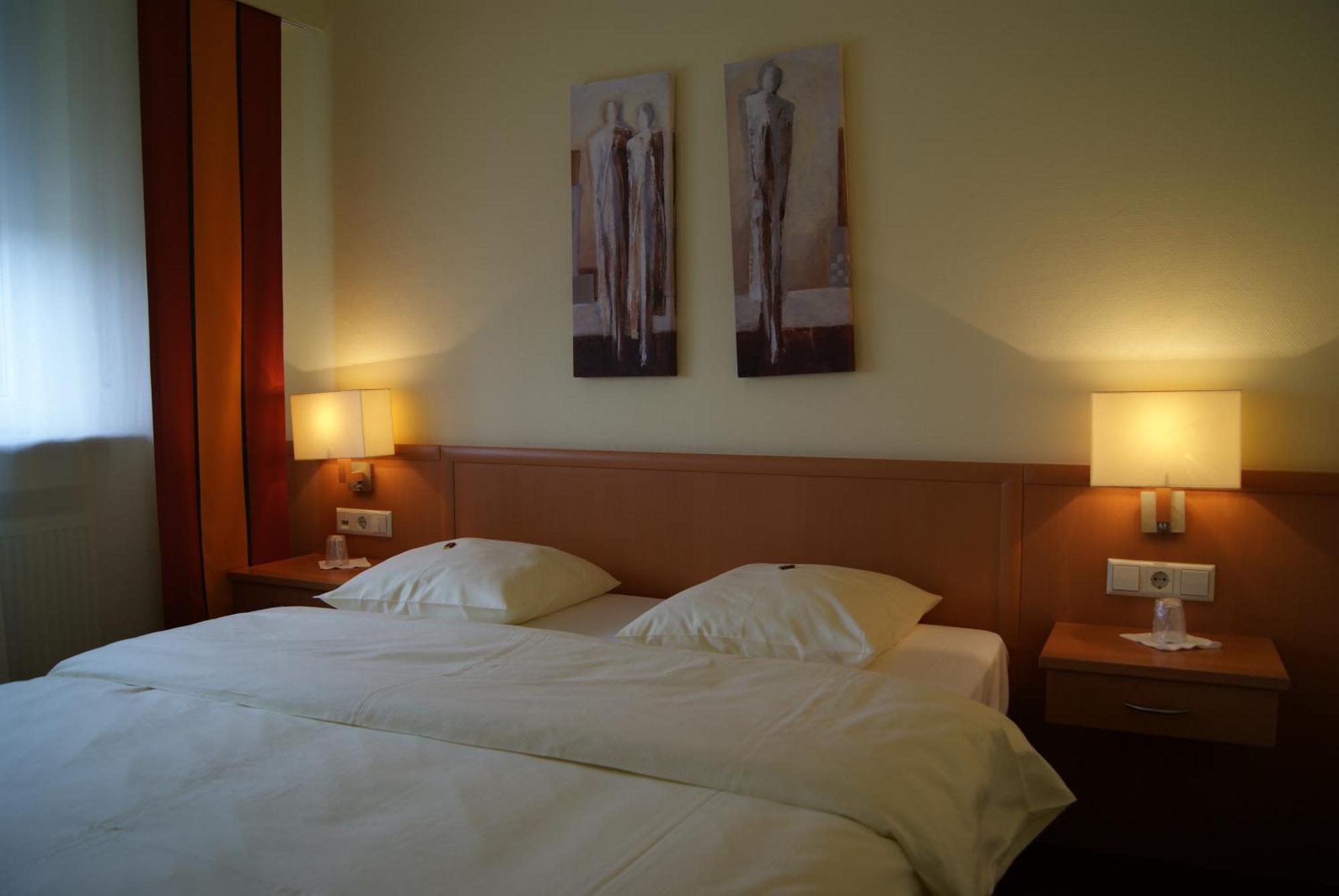Logis Hotel Acacia Esch-sur-Alzette Exterior foto