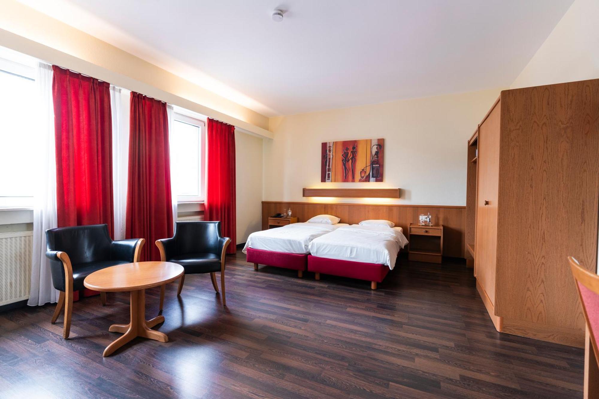 Logis Hotel Acacia Esch-sur-Alzette Exterior foto